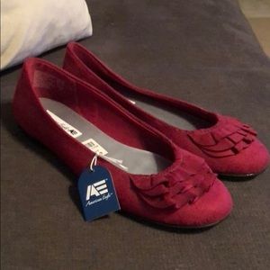 Ruffled ballet flats